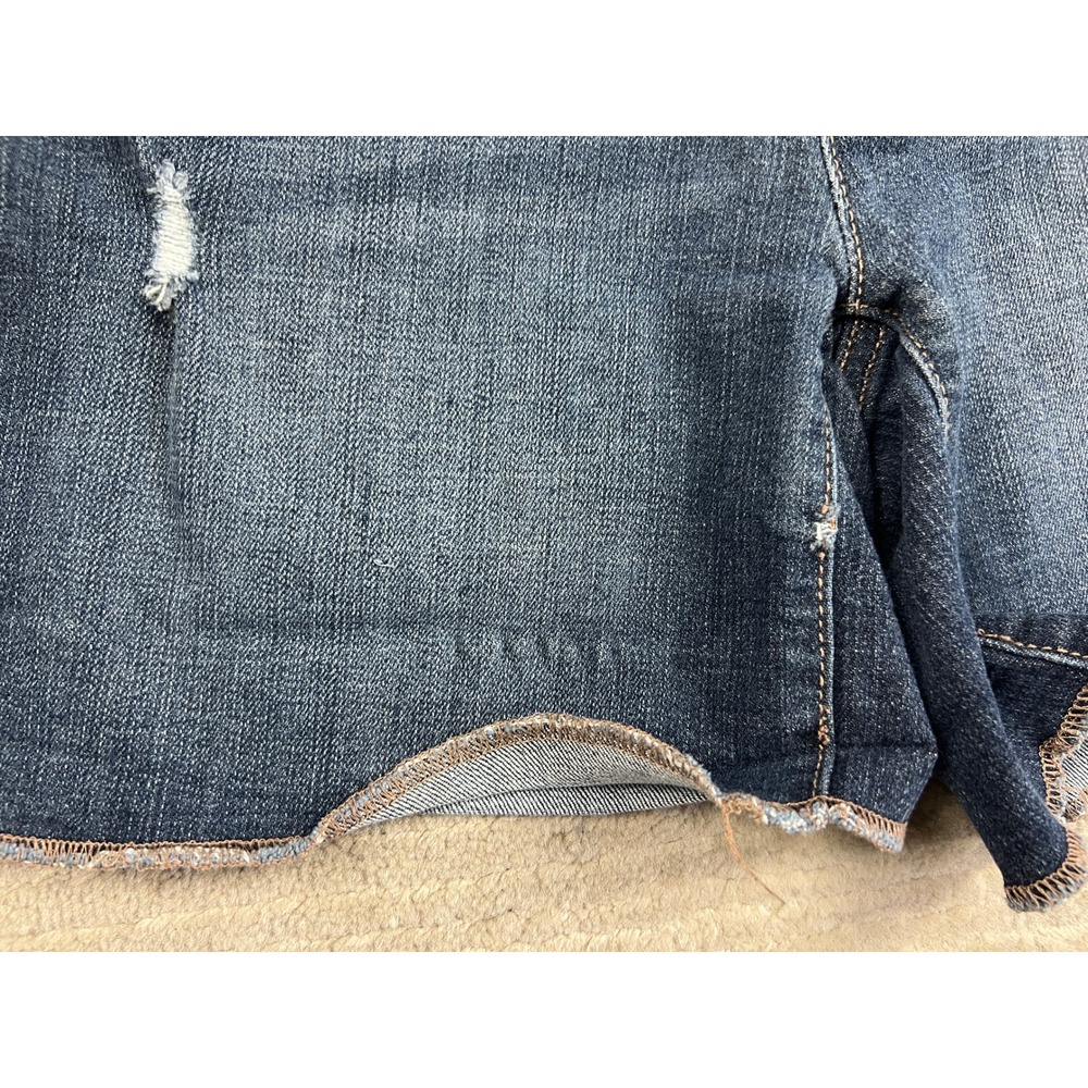 Time and Tru Denim Shorts Womens 4 Blue Mid-Rise Distressed Raw Hem Dark Wash - Picture 4 of 15